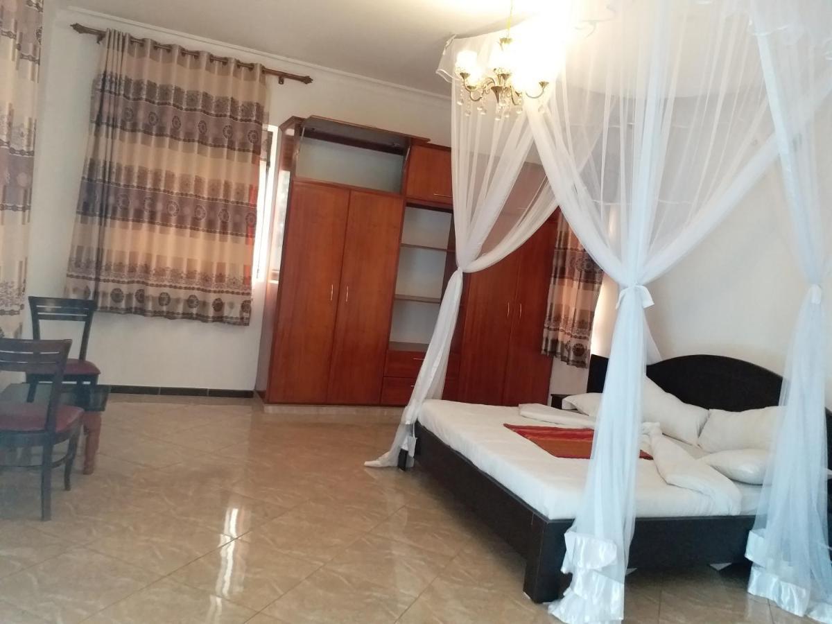 Acactus Hotel Kampala Luaran gambar