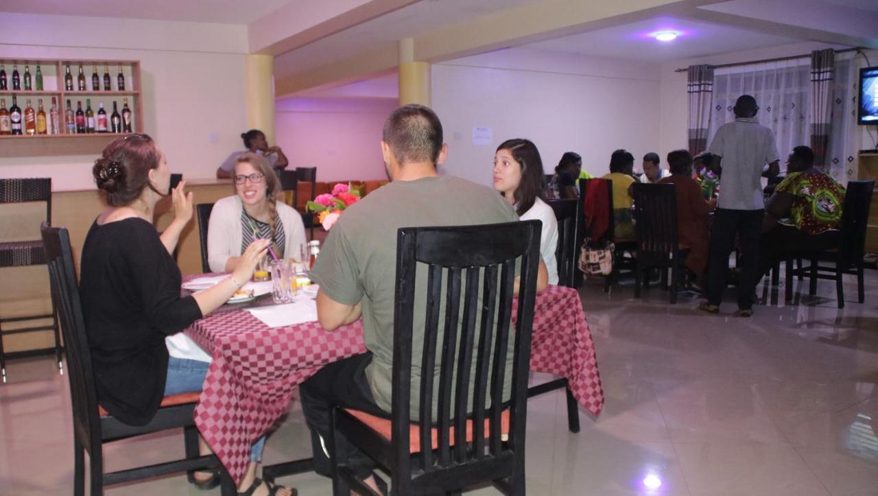 Acactus Hotel Kampala Luaran gambar